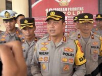 Kapolres Kutai Timur, AKBP Fauzan Arianto (tengah). (Dok: tio/expresi)