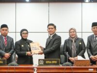 Penyerahan Laporan Keterangan Pertanggungjawaban (LKPJ) Wali Kota Bontang 2025 (dok:humaspemkotbontang)