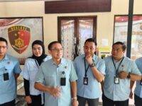 Polda Kaltim saat memberikan penjelasan tentang kasus korupsi RPU di Kutai Timur, Selasa (14/4/2026) (dok: expresi)