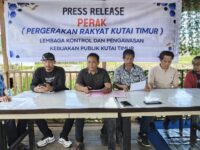 PERAK Kutai Timur saat menyampaikan pernyataan sikap terkait isu dugaan barter proyek Rp600 miliar dalam konferensi pers di Sangatta.(Dok: tio/expresi)