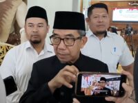 Bupati Kutim, Ardiansyah Sulaiman (baju hitam).(Dok: tio/expresi)