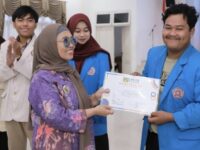 Peluncuran Program Mental Health Mahasiswa Batch 1, oleh Wali Kota Bontang Neni Moerniaeni di Pendopo Rumah Jabatan Wali Kota pada Minggu (6/7/2025). (dok:prokompimbontang)