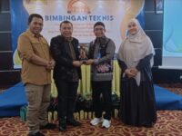Wakil Wali Kota Bontang Agus Haris membuka Bimbingan Teknis (Bimtek) Implementasi Layanan Online melalui Aplikasi Pondok Pasilan di Hotel Bintang Sintuk, Sabtu 28 Maret 2026 (dok:disdukcapilbontang)