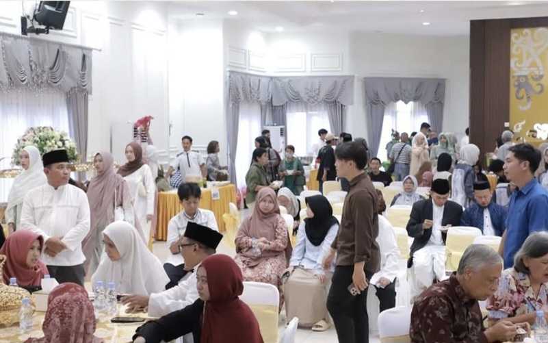 Suasana halalbihalal di Rujab Wali Kota Bontang.
