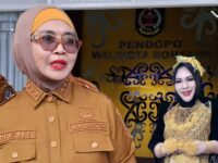 Wali Kota Neni Moeniaeni (kiri) dan Mira Hayati (kanan) (dok:sal/expresi)