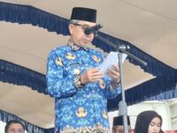 Bupati Kutai Timur, Ardiansyah Sulaiman, menyampaikan amanat saat upacara peringatan Hari Kebangkitan Nasional (Harkitnas) ke-118 di Kutim.(Dok: tio/expresi)
