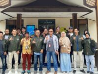 Foto bersama pengurus PWI Bontang dan Manajemen Badak LNG, Jum'at (8/52026)