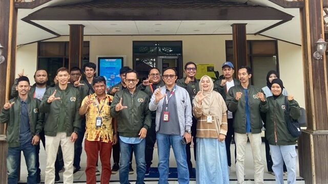 Foto bersama pengurus PWI Bontang dan Manajemen Badak LNG, Jum'at (8/52026)