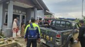 Proses evakuasi bayi tenggelam di Balikpapan (dok: expresi)