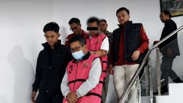 Dua tersangka kasus korupsi tambang di Kaltim (dok: Kejati Kaltim)
