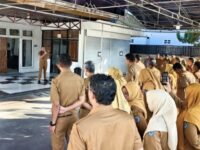 Sekretaris Badan Pendapatan Daerah (Bapenda) Kota Bontang yang baru, Syariful Rachman, memimpin apel pagi perdana (dok:Bapenda)