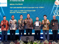 Pupuk Kaltim kembali menorehkan prestasi nasional dengan memborong tiga penghargaan pada ajang TOP CSR Awards 2026 atas komitmen dan konsistensi menjalankan program tanggung jawab sosial dan lingkungan (TJSL).