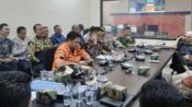 rapat koordinasi pembahasan perkembangan aktivitas Gunung Anak Krakatau yang digelar Badan Penanggulangan Bencana Daerah (BPBD) Kabupaten Lampung Selatan (Dok: expresi)