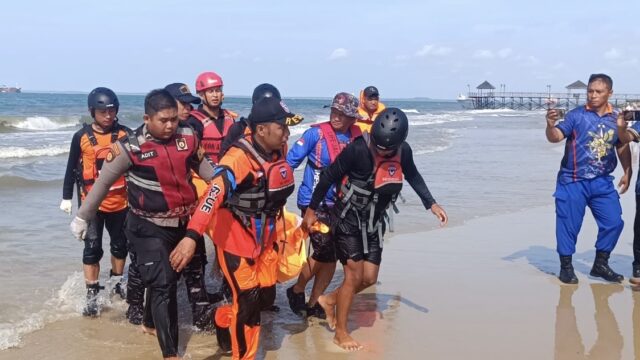 Tim SAR Balikpapan temukan jenazah anak yang hanyut di perairan Balikpapan (dok: Basarnas Balikpapan)