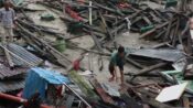 Rumah yang ambruk akibat gelombang di pesisir Balikpapan (dok: istimewa)
